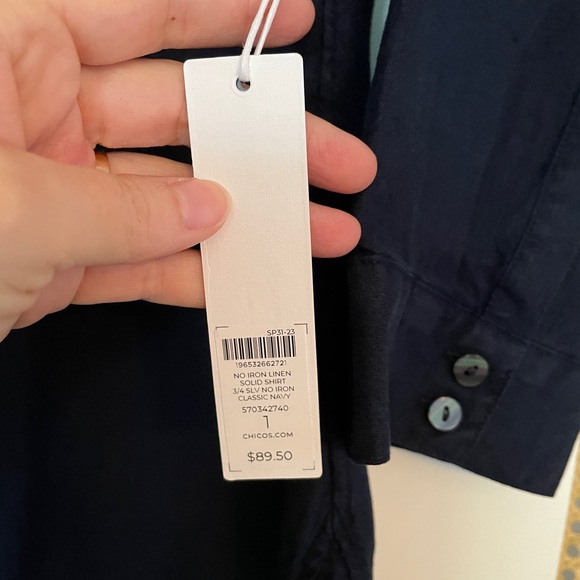 Chico’s no iron linen navy tunic top - Picture 3 of 4